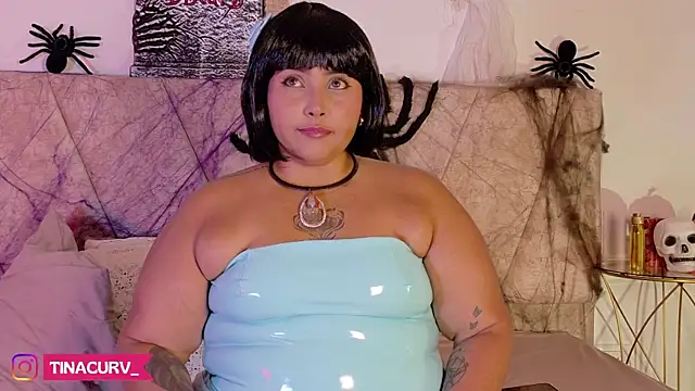 TinaCurv online show from 31, 10, 2025