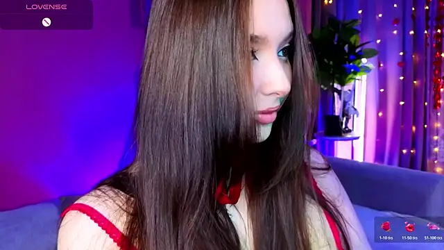 Lucy louras online show from 13, 2, 2026