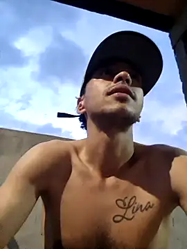 Snapshot of Santi2323xxX chatting on 8, 2, 2026 Santi2323xxX online show from 8, 2, 2026