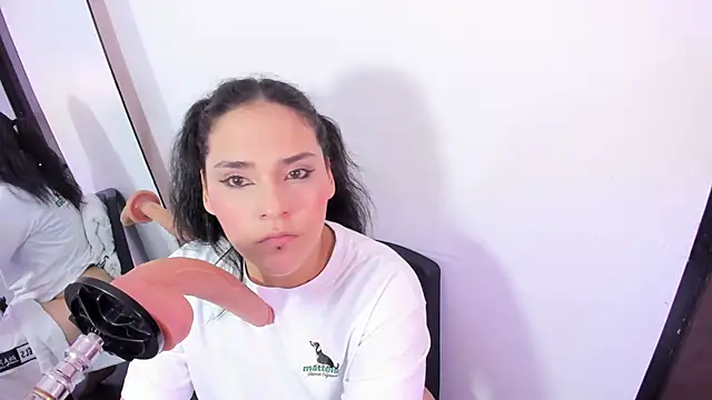 TIFFANY GLOW   online show from 10, 1, 2026