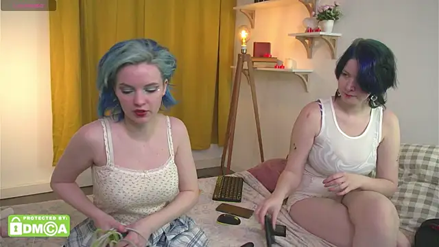 Snapshot of bluebeell chatting on 20, 4, 2026 bluebeell online show from 20, 4, 2026
