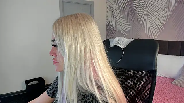 Kira Key online show from 28, 9, 2025