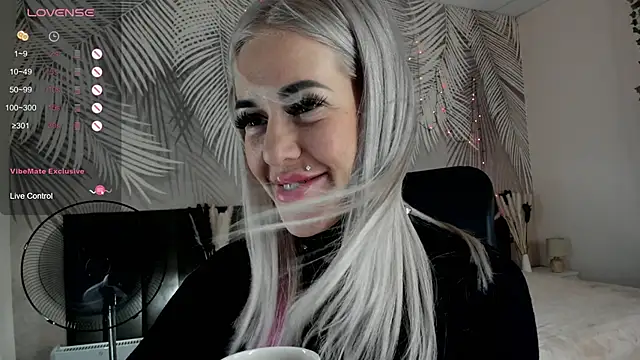 Kira Key online show from 1, 3, 2026