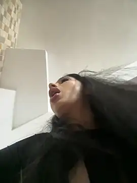 Bella Vixen  online show from 29, 10, 2025