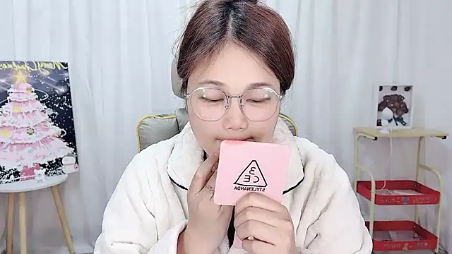 Snapshot of Dec-7758 chatting on 3, 3, 2026 Dec-7758 online show from 3, 3, 2026