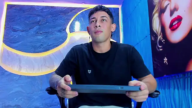 Snapshot of Jeff_Brunno_ chatting on 12, 9, 2025 Jeff Brunno online show from 12, 9, 2025