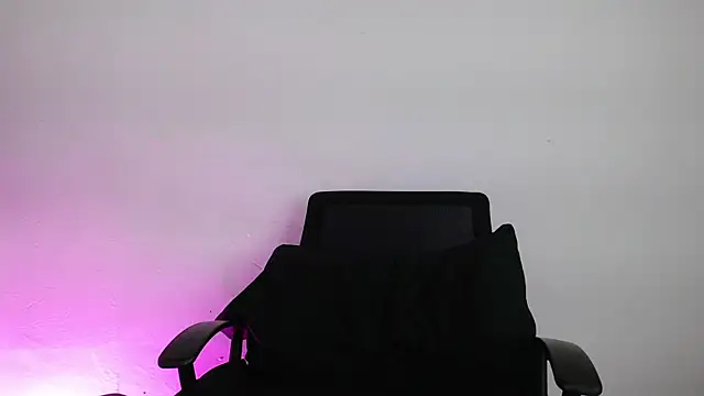 Snapshot of Valakiablood chatting on 15, 11, 2025 Valakiablood online show from 15, 11, 2025