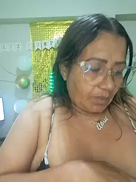 Snapshot of Vickysweeeettt chatting on 24, 6, 2026 Vickysweeeettt online show from 24, 6, 2026