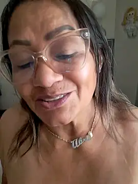 Snapshot of Vickysweeeettt chatting on 28, 7, 2026 Vickysweeeettt online show from 28, 7, 2026
