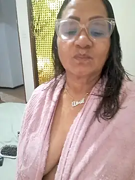 Snapshot of Vickysweeeettt chatting on 6, 8, 2026 Vickysweeeettt online show from 6, 8, 2026