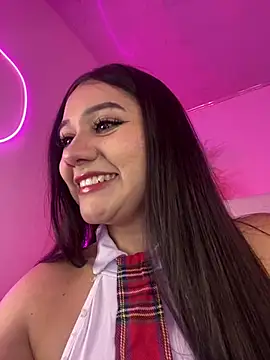 Zoe Serrat online show from 22, 7, 2026