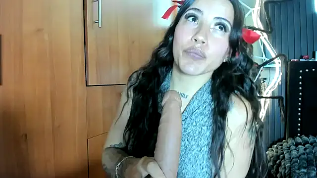 scarletr red online show from 1, 11, 2025