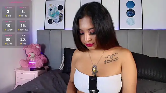 Naiaa Cruz online show from 11, 10, 2025