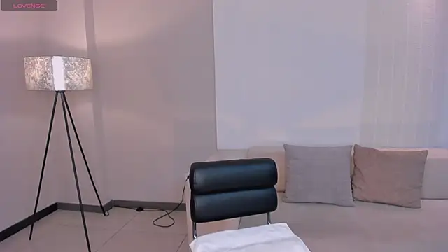 Snapshot of BonnyRose chatting on 8, 10, 2025 BonnyRose online show from 8, 10, 2025