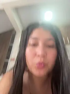 Snapshot of evelyn_1702 chatting on 10, 10, 2025 evelyn 1702 online show from 10, 10, 2025