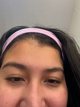 Snapshot of evelyn_1702 chatting on 16, 11, 2025 evelyn 1702 online show from 16, 11, 2025