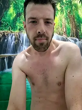 Snapshot of welcome-to-the-jungle chatting on 16, 1, 2026 welcome-to-the-jungle online show from 16, 1, 2026