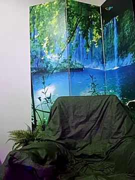 Snapshot of welcome-to-the-jungle chatting on 17, 6, 2026 welcome-to-the-jungle online show from 17, 6, 2026