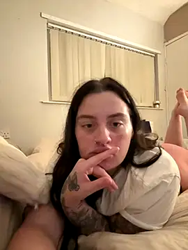 Snapshot of Victoriasteel chatting on 23, 10, 2025 Victoriasteel online show from 23, 10, 2025