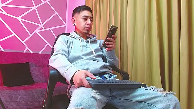 abnerdam01 online show from 9, 9, 2025