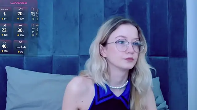 MaeLili online show from 3, 12, 2025