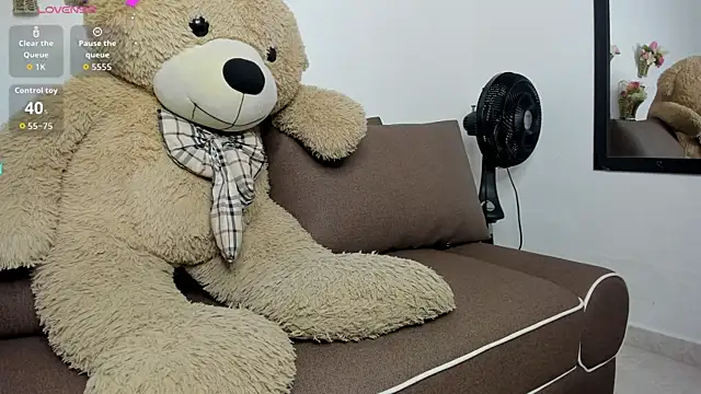 Zahra milks online show from 14, 10, 2025