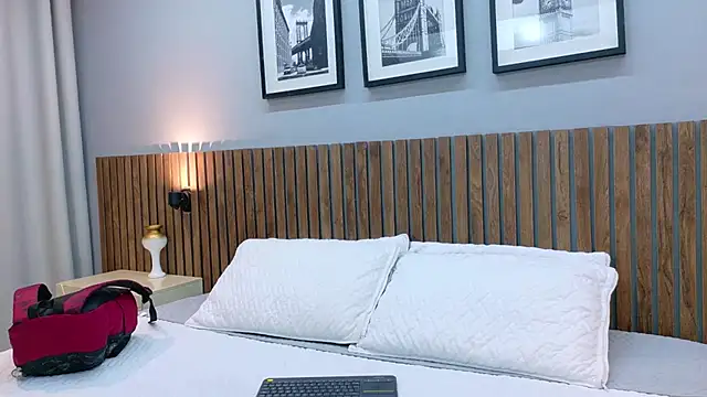 luna roja25 online show from 10, 2, 2026