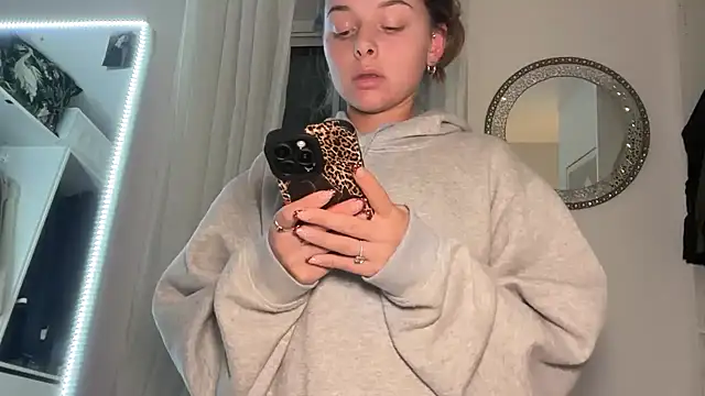 KayleeBella online show from 6, 1, 2026