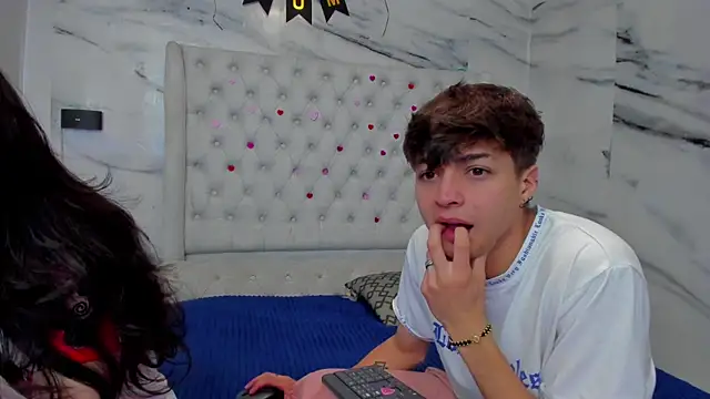 Snapshot of Ari_and_Storm chatting on 9, 5, 2026 Ari and Storm online show from 9, 5, 2026