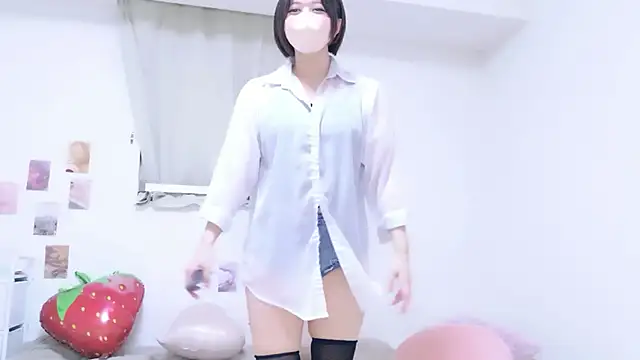 Snapshot of Hinata_Sun chatting on 23, 4, 2026 Hinata Sun online show from 23, 4, 2026