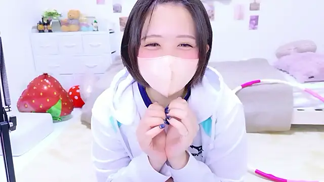 Snapshot of Hinata_Sun chatting on 12, 5, 2026 Hinata Sun online show from 12, 5, 2026