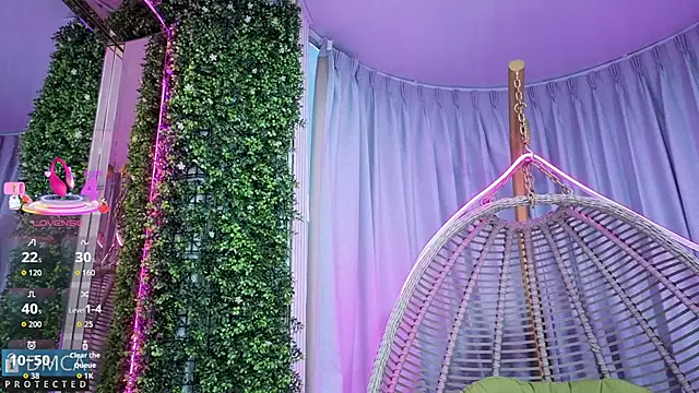 Kiara Zahiri   online show from 13, 10, 2025