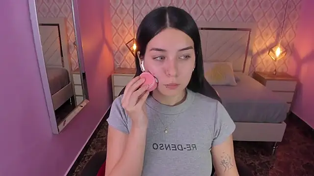 CHRISTY TEIGEN4 online show from 18, 10, 2025