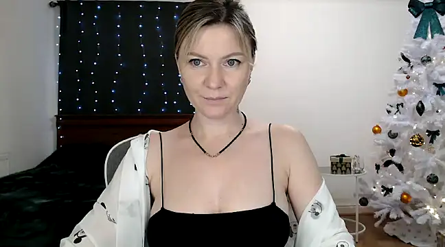 Snapshot of ParadiseAlina chatting on 17, 12, 2024 ParadiseAlina online show from 17, 12, 2024