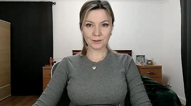 Snapshot of ParadiseAlina chatting on 11, 1, 2025 ParadiseAlina online show from 11, 1, 2025