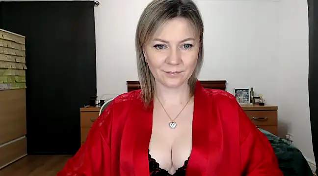 Snapshot of ParadiseAlina chatting on 5, 2, 2025 ParadiseAlina online show from 5, 2, 2025