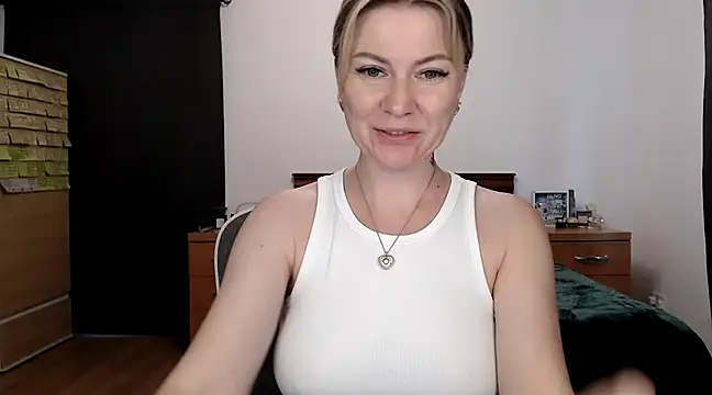 Snapshot of ParadiseAlina chatting on 7, 3, 2025 ParadiseAlina online show from 7, 3, 2025