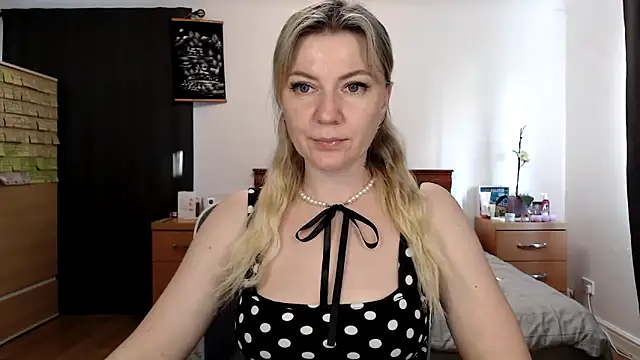 Snapshot of ParadiseAlina chatting on 24, 4, 2026 ParadiseAlina online show from 24, 4, 2026