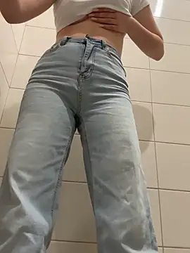 Cumonmme online show from 8, 11, 2025