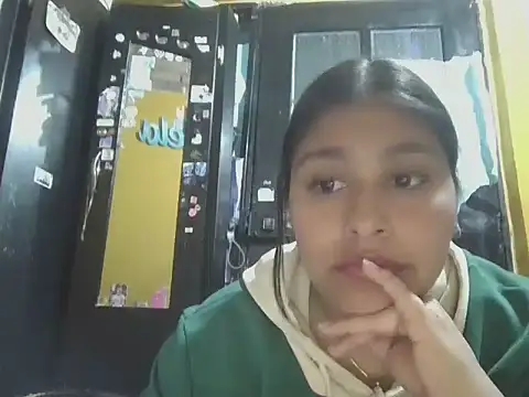 Snapshot of zairabreze chatting on 25, 6, 2026 zairabreze online show from 25, 6, 2026