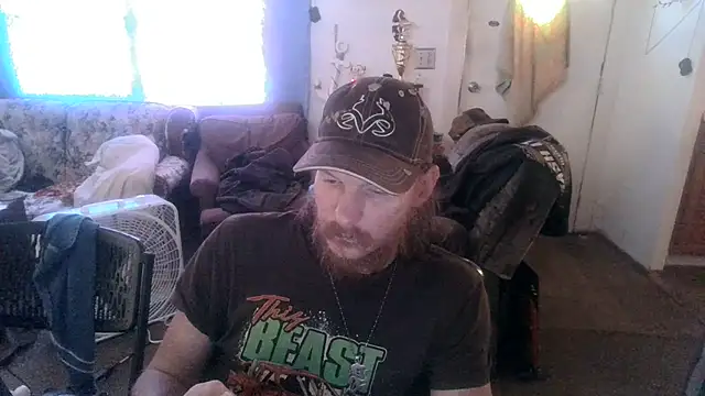 Poundtown1226 online show from 16, 9, 2025