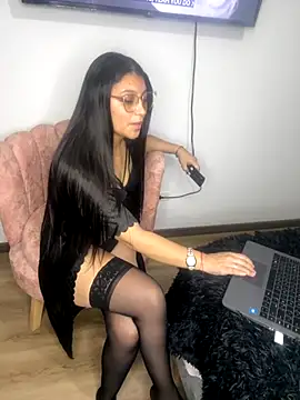 Zui Rouse online show from 13, 9, 2025