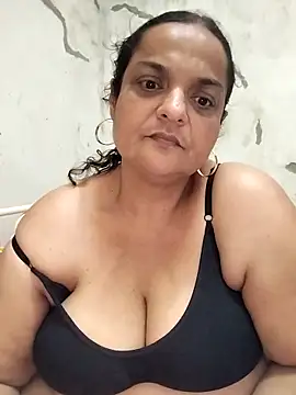 Snapshot of Vydinha chatting on 14, 10, 2025 Vydinha online show from 14, 10, 2025