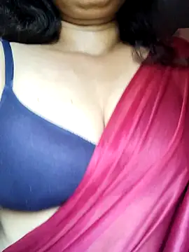 SoftButDeadly0 online show from 10, 10, 2025