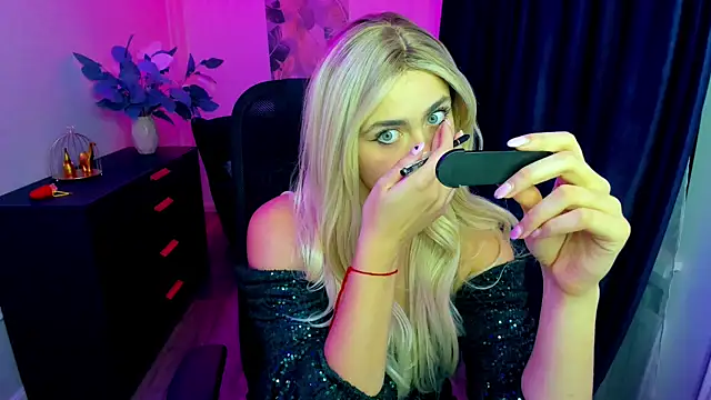 LeslieMineg online show from 18, 9, 2025