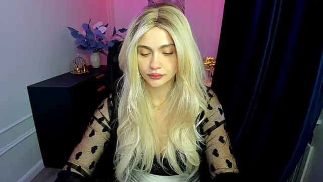 LeslieMineg online show from 25, 9, 2025