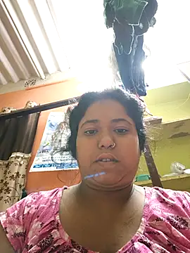 Snapshot of Smile-quien chatting on 8, 7, 2026 Smile-quien online show from 8, 7, 2026
