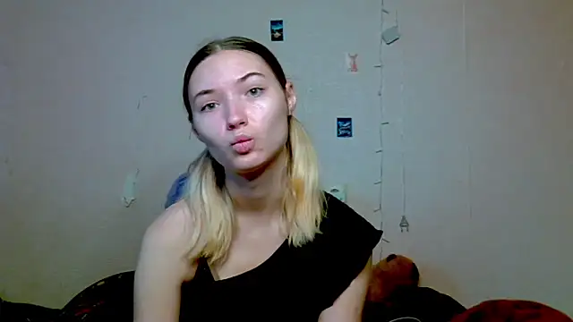  kikiclark   online show from 9, 10, 2025