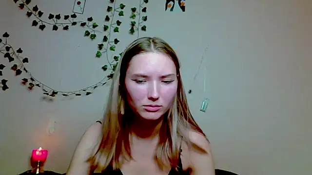  kikiclark   online show from 16, 11, 2025