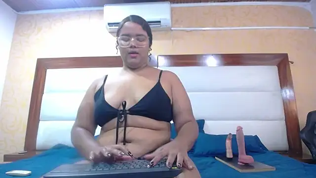 Snapshot of NicolBonnie chatting on 25, 9, 2025 NicolBonnie online show from 25, 9, 2025